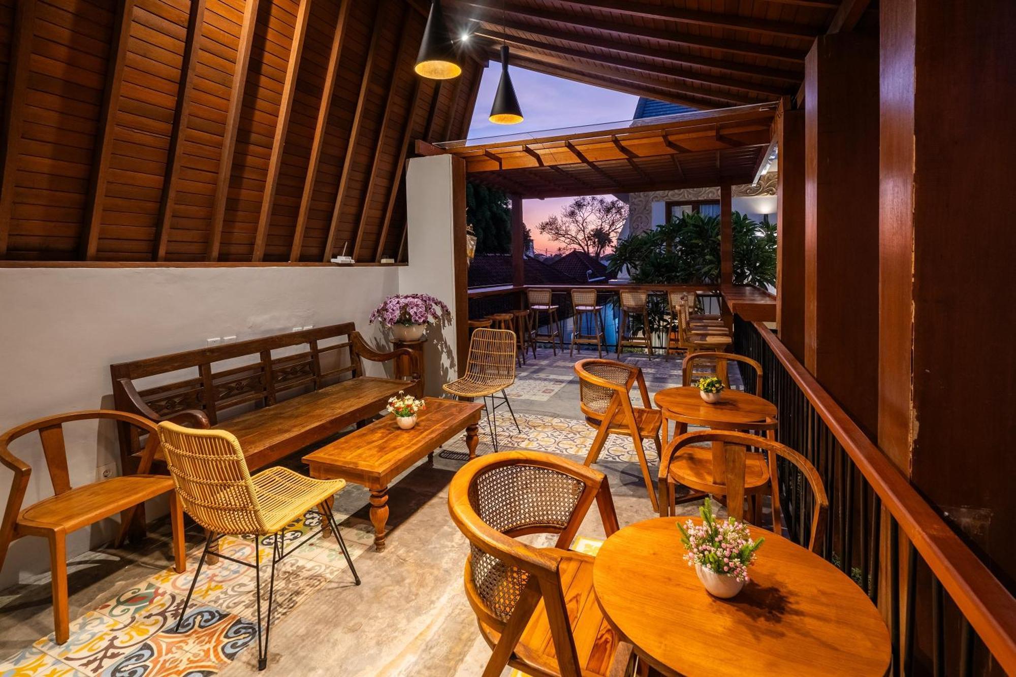 Mahesa Suites Seminyak Exterior foto